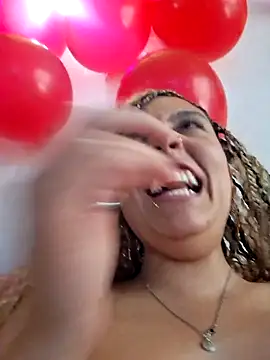 Snapshot of DANIELA_MICHEL chatting on 02/14/25, 10:47 DANIELA MICHEL online show from 02/14/25, 10:47