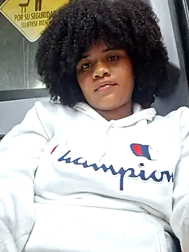 Snapshot of DANIELA_MICHEL chatting on 02/06/25, 12:54 DANIELA MICHEL online show from 02/06/25, 12:54