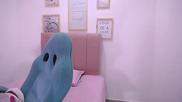  18alice online show from 02/26/25, 02:41