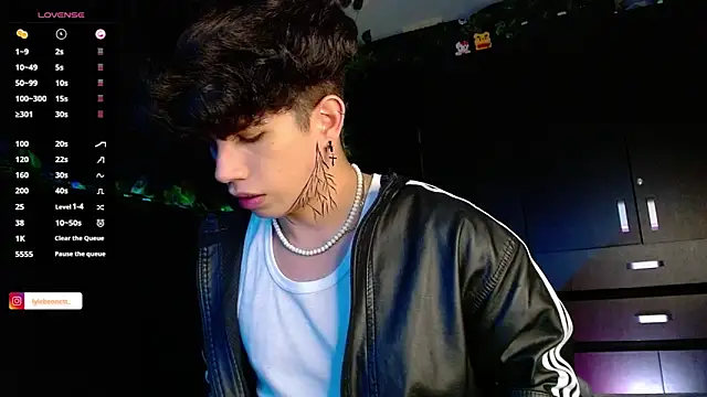 LyleBennett  online show from 12/19/24, 11:50