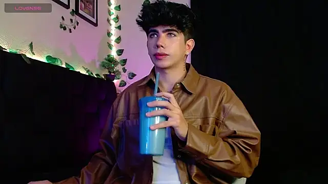 LyleBennett  online show from 01/27/25, 11:11