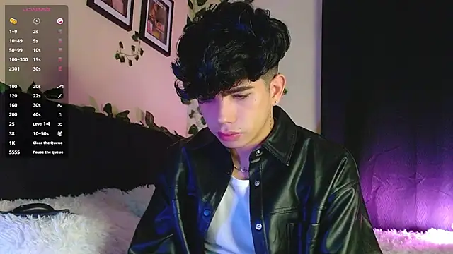 LyleBennett  online show from 03/22/25, 10:49