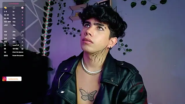 LyleBennett  online show from 12/02/24, 01:41