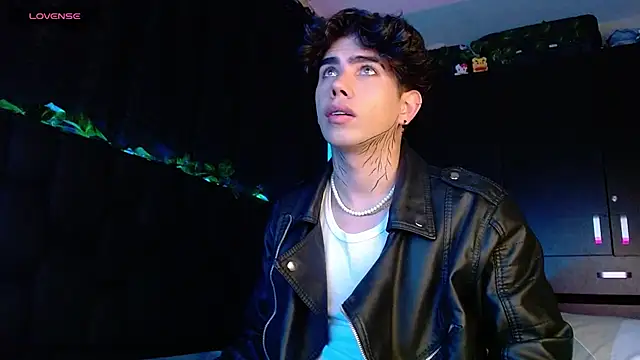 LyleBennett  online show from 12/18/24, 10:40