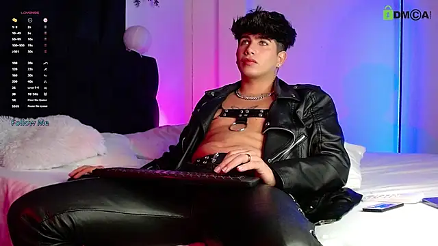 LyleBennett  online show from 10/21/25, 10:36