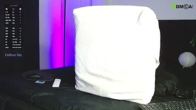 LyleBennett  online show from 09/24/25, 01:39