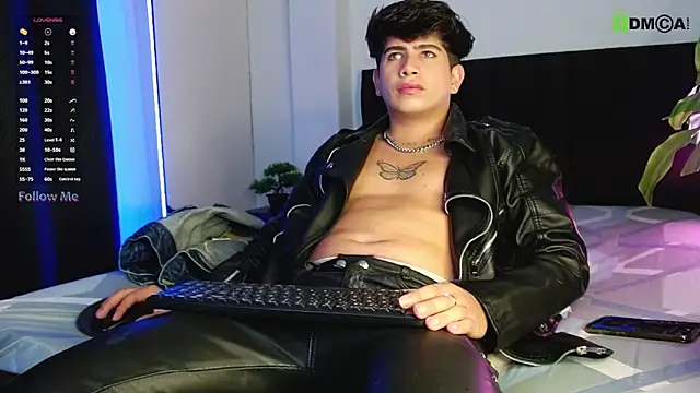 LyleBennett  online show from 10/04/25, 01:56