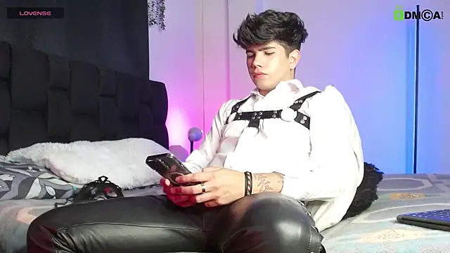 LyleBennett  online show from 10/26/25, 10:48