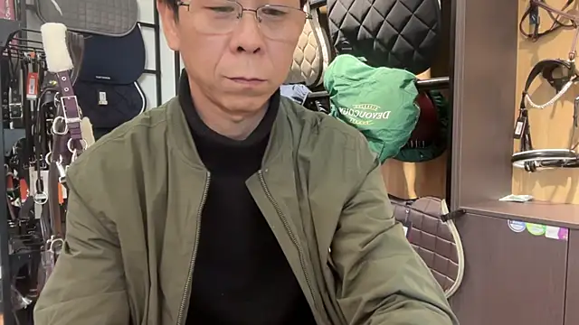 Snapshot of TGH521 chatting on 11/02/25, 02:38 TGH521 online show from 11/02/25, 02:38