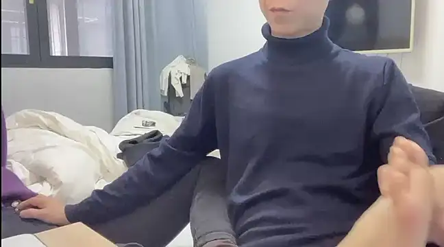 Snapshot of TGH521 chatting on 01/25/25, 04:34 TGH521 online show from 01/25/25, 04:34