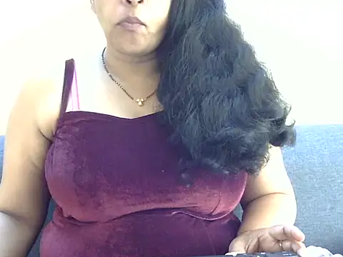 Riya riyaa online show from 11/29/25, 01:39