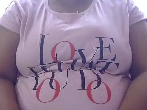 Snapshot of Riya_riyaa chatting on 02/06/25, 07:13 Riya riyaa online show from 02/06/25, 07:13