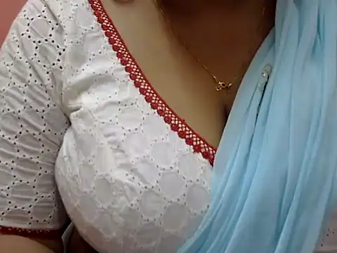 Snapshot of Riya_riyaa chatting on 12/22/24, 10:17 Riya riyaa online show from 12/22/24, 10:17