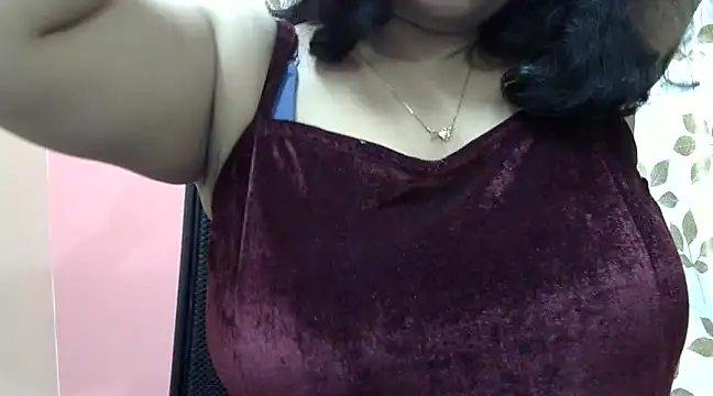 Snapshot of Riya_riyaa chatting on 01/12/25, 05:33 Riya riyaa online show from 01/12/25, 05:33