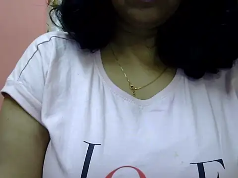 Snapshot of Riya_riyaa chatting on 01/16/25, 04:18 Riya riyaa online show from 01/16/25, 04:18