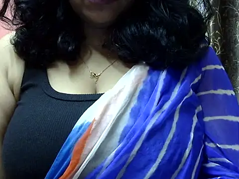 Snapshot of Riya_riyaa chatting on 02/01/25, 04:00 Riya riyaa online show from 02/01/25, 04:00