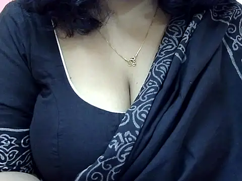 Snapshot of Riya_riyaa chatting on 12/21/24, 06:41 Riya riyaa online show from 12/21/24, 06:41