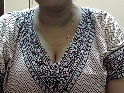 Snapshot of Riya_riyaa chatting on 09/19/25, 04:11 Riya riyaa online show from 09/19/25, 04:11