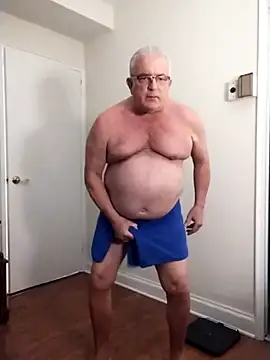 Snapshot of Shoreguy69 chatting on 01/16/26, 12:42 Shoreguy69 online show from 01/16/26, 12:42