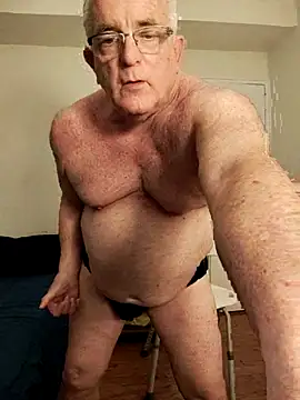 Snapshot of Shoreguy69 chatting on 01/14/26, 04:49 Shoreguy69 online show from 01/14/26, 04:49