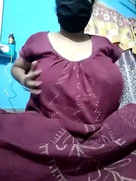 Snapshot of BERRY_00 chatting on 02/10/26, 10:14 BERRY 00 online show from 02/10/26, 10:14