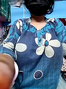 Snapshot of BERRY_00 chatting on 12/23/25, 02:00 BERRY 00 online show from 12/23/25, 02:00