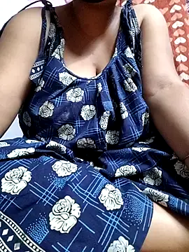 Snapshot of BERRY_00 chatting on 02/28/26, 05:45 BERRY 00 online show from 02/28/26, 05:45