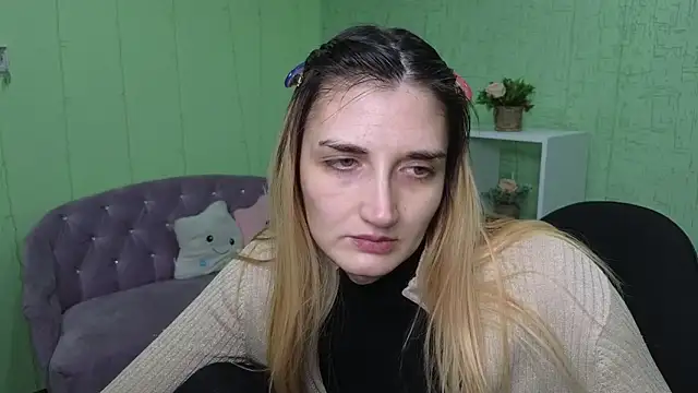 Nika Kitten online show from 12/18/25, 10:41