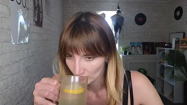 Nika Kitten online show from 05/05/26, 11:13