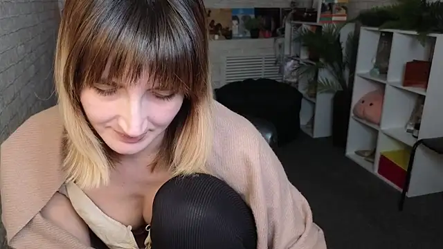 Nika Kitten online show from 02/19/26, 10:01