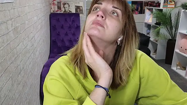 Nika Kitten online show from 04/08/26, 10:06