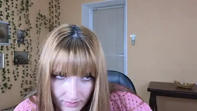 Nika Kitten online show from 02/26/25, 11:41