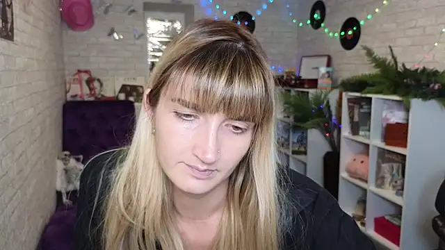 Nika Kitten online show from 09/13/25, 04:18