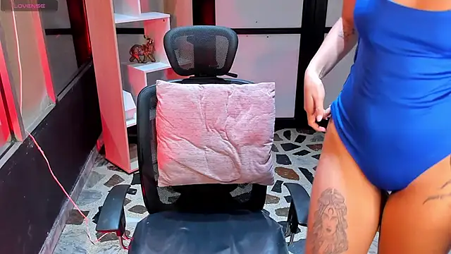 AlliceRosero online show from 03/01/25, 04:37