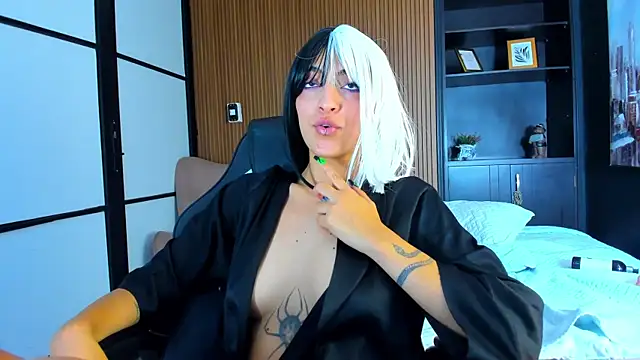 AlliceRosero online show from 11/05/25, 09:34