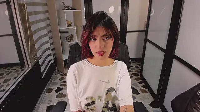 AlliceRosero online show from 11/07/25, 04:28