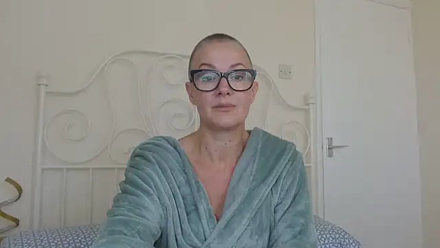 ELEGANT-ARIA36 online show from 10/07/25, 12:39