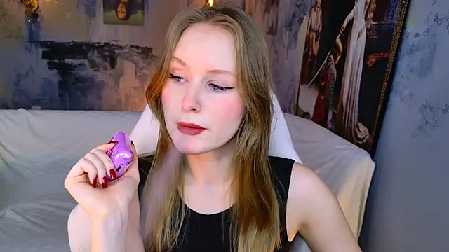 VivienLeeigh online show from 03/28/26, 05:08