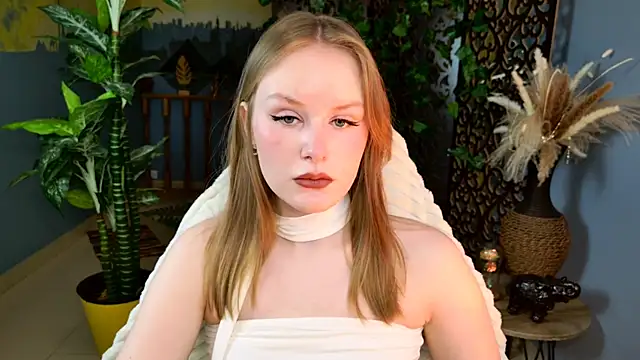Snapshot of VivienLeeigh chatting on 07/20/26, 06:10 VivienLeeigh online show from 07/20/26, 06:10