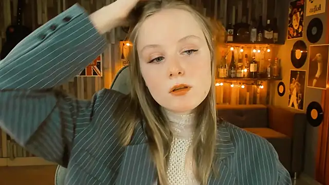 Snapshot of VivienLeeigh chatting on 02/20/25, 01:08 VivienLeeigh online show from 02/20/25, 01:08