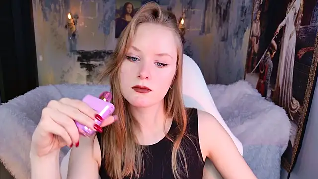 VivienLeeigh online show from 04/03/26, 05:14