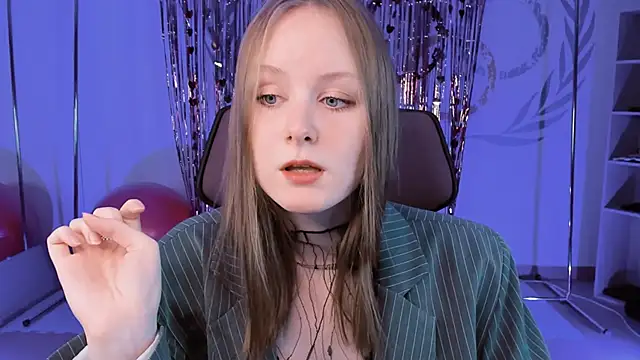 Snapshot of VivienLeeigh chatting on 02/16/25, 09:04 VivienLeeigh online show from 02/16/25, 09:04