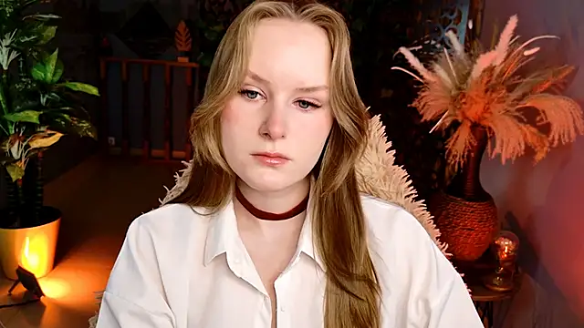 VivienLeeigh online show from 05/18/26, 05:13