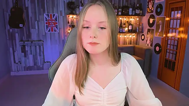 Snapshot of VivienLeeigh chatting on 03/18/25, 07:22 VivienLeeigh online show from 03/18/25, 07:22