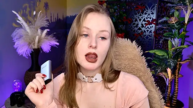 VivienLeeigh online show from 02/18/26, 09:06