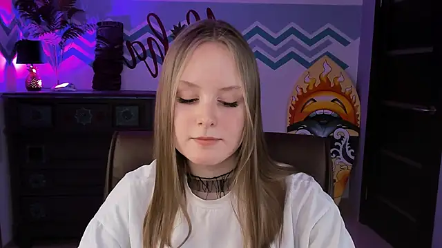 Snapshot of VivienLeeigh chatting on 03/02/25, 06:24 VivienLeeigh online show from 03/02/25, 06:24