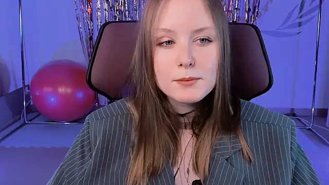 Snapshot of VivienLeeigh chatting on 02/16/25, 12:10 VivienLeeigh online show from 02/16/25, 12:10