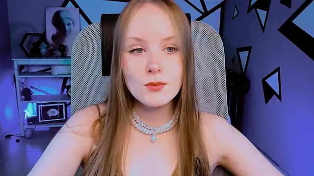 Snapshot of VivienLeeigh chatting on 10/04/25, 09:33 VivienLeeigh online show from 10/04/25, 09:33