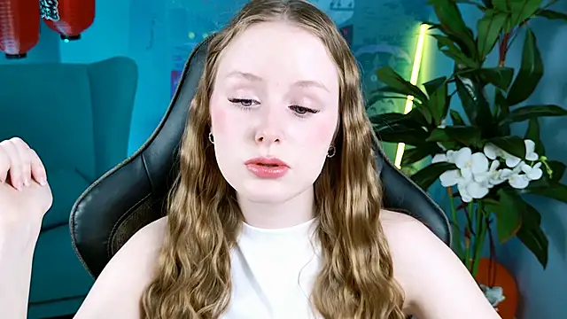 VivienLeeigh online show from 11/04/25, 09:02