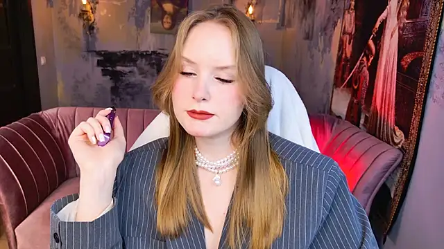 VivienLeeigh online show from 05/04/26, 05:22